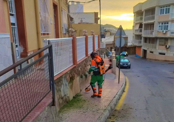 El “Cabezo del disco” se somete a una limpieza en profundidad