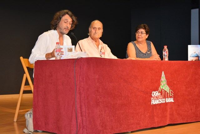 Pedro Javier Martínez presenta en Águilas “Lo que importa es vivir y otras historias”