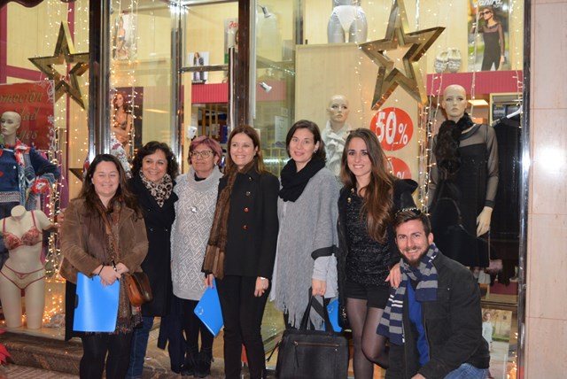 Dieciséis comercios participan en la VI edición del concurso de escaparates navideños de Águilas