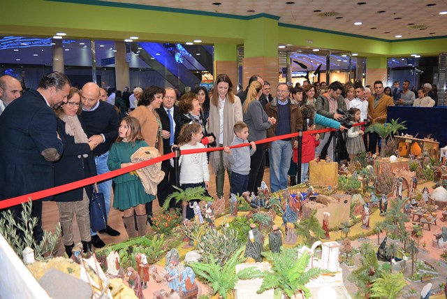  El belenista Antonio García dona al Ayuntamiento de Águilas el tradicional Belén de Muebles San José