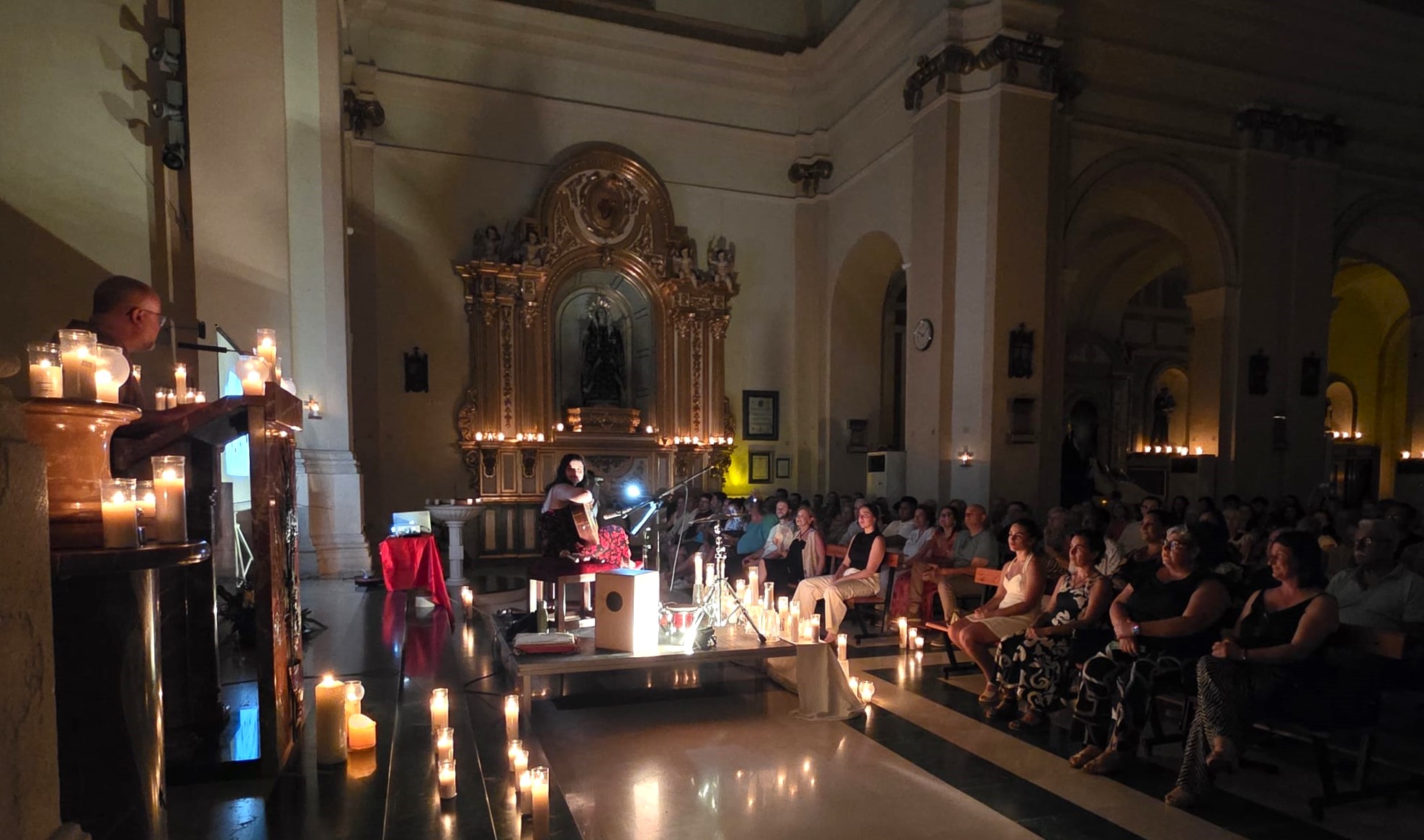 La iglesia de San José en Águilas acoge el concierto solidario ‘a la luz de las velas’ a favor del proyecto Kurmi de Bolivia
