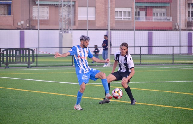 El Águilas rubrica en sendos saques de esquina una victoria merecida en la que fue su mejor actuación como visitante de todo el curso