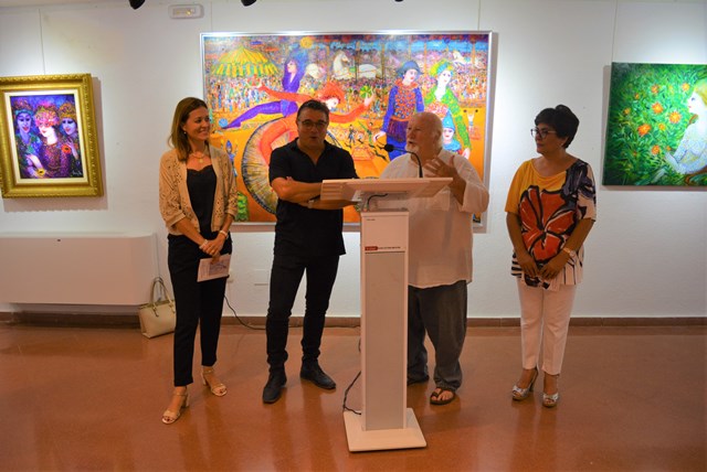La Casa de Cultura de Águilas acoge hasta final de septiembre la exposición ‘Coronado en el taller de cerámica de Martín Lario’