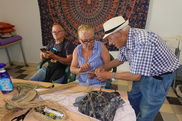 La Asociación de Amigos del Esparto retoma los talleres gratuitos en el Huerto Don Jorge