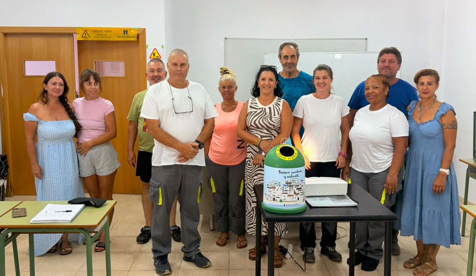 Banderas Verdes lleva el reciclaje de vidrio hasta las aulas del PMEF en Águilas
