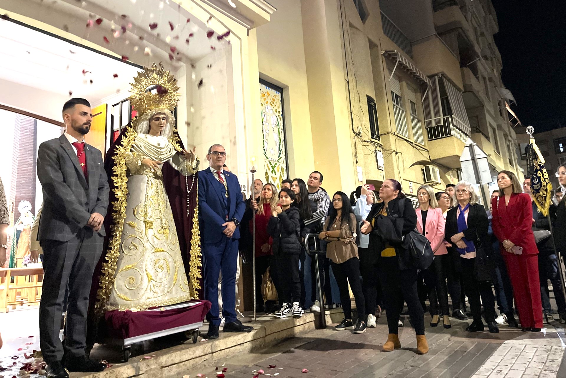 La iglesia del Carmen acoge la bendición de la imagen de la Virgen de la Amargura