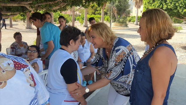 Violante Tomás anuncia en Águilas que la Comunidad ampliará las plazas para la atención a personas con discapacidad o enfermedad mental 