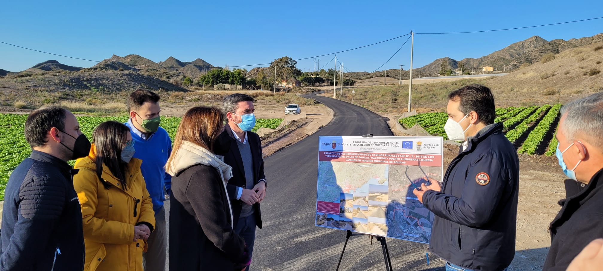 El consejero de Agricultura visita los caminos rurales de Águilas donde la Comunidad ha invertido más de 600.000 euros en su acondicionamiento