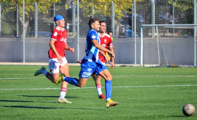 El Águilas recupera sensaciones y vence al filial murcianista en un partido en el que apostó por un fútbol más directo