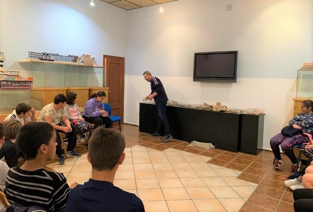 El programa “Roma en Águilas” continúa atrayendo a los escolares aguileños