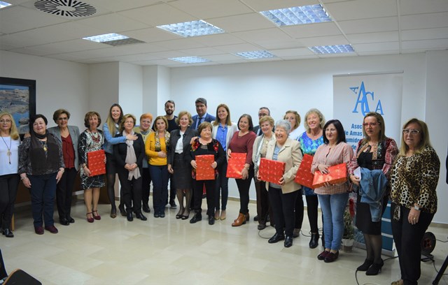 La asociación de Amas de Casa de Águilas celebra el concurso de entrantes fríos y dulces