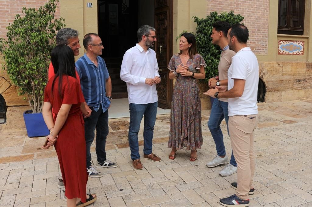 Francisco Lucas pide a la ciudadanía que el domingo vote “pensando en las pensiones, en los derechos de las mujeres y en el futuro de los jóvenes”