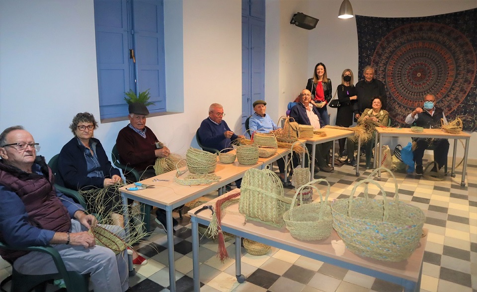 Cursos gratuitos de esparto en el Huerto Don Jorge de Águilas
