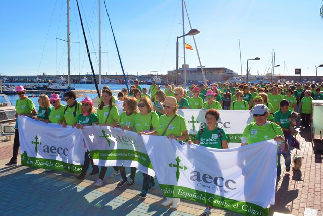 Más de trescientas personas se ponen en marcha contra el cáncer en Águilas