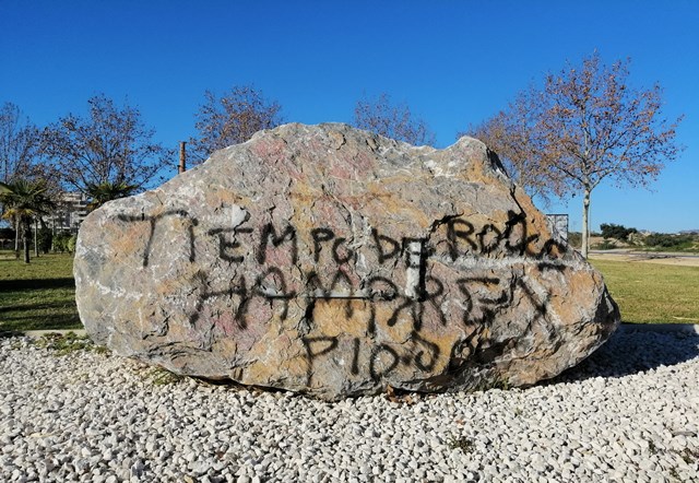 Nuevo ataque al monumento en memoria de los nueve aguileños deportados a campos de concentración nazi