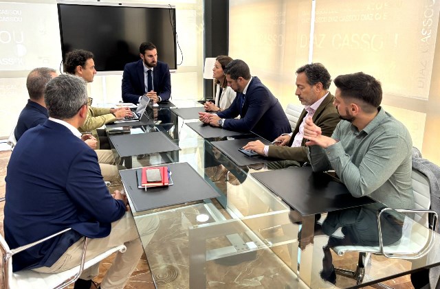 Representantes del Ayuntamiento y del sector industrial se reúnen con el vicepresidente de la CARM para abordar el desarrollo del polígono industrial de Águilas