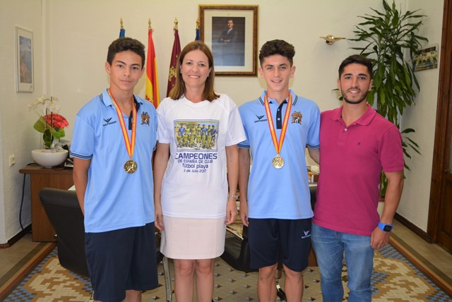 Dos deportistas aguileños, campeones de España de fútbol playa cadete