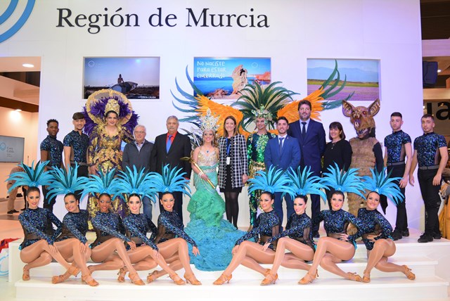 Águilas atrae las miradas de los visitantes de Fitur con su promoción del deporte en el medio natural y el Carnaval