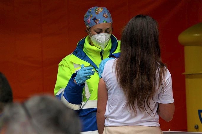 El punto móvil de vacunación y test de antígenos se instalará en la plaza de España en horario de tarde