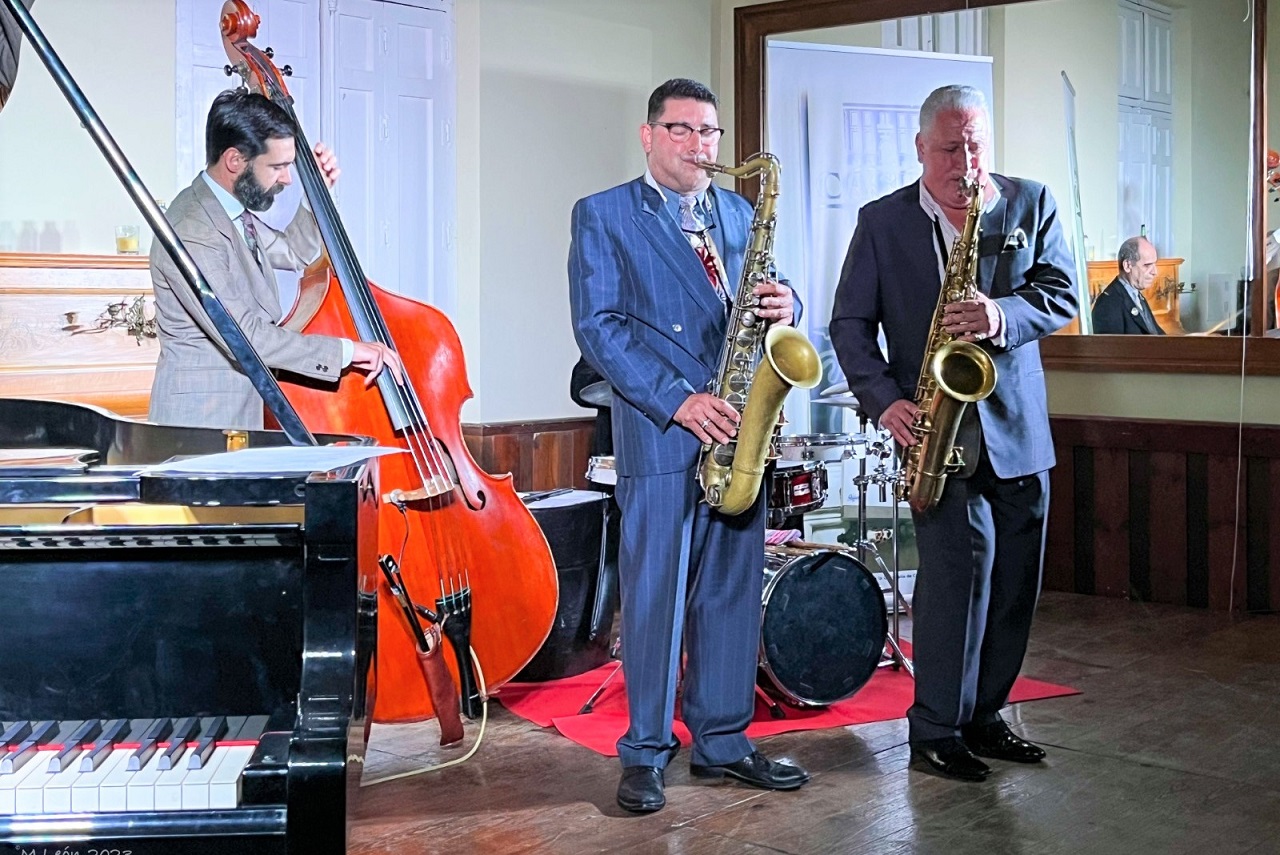 Duelo de saxofones en el Casino de Águilas