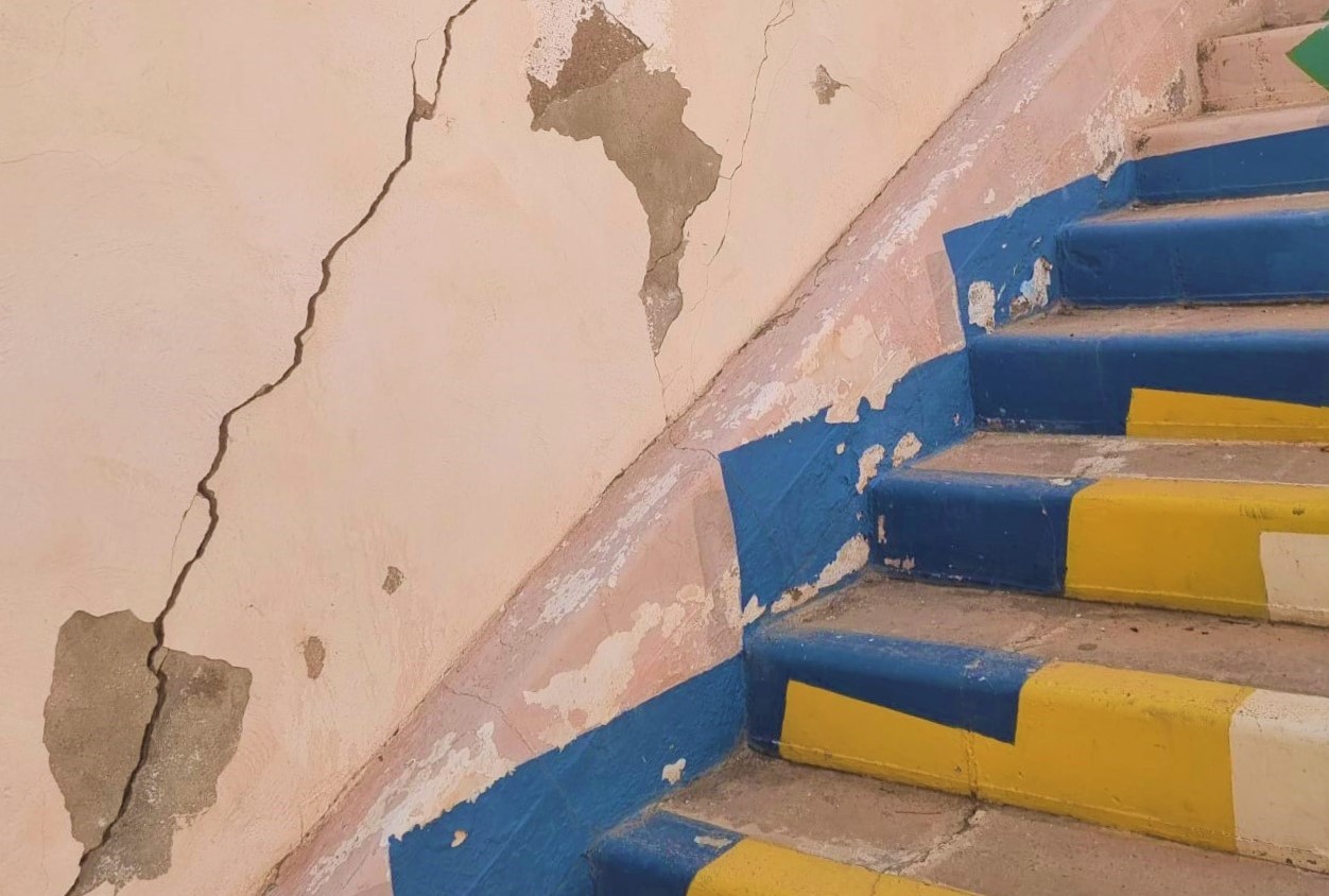 El lunes comienza el estudio geotécnico para conocer la causa de las grietas aparecidas en siete viviendas del Pie del Castillo de Águilas