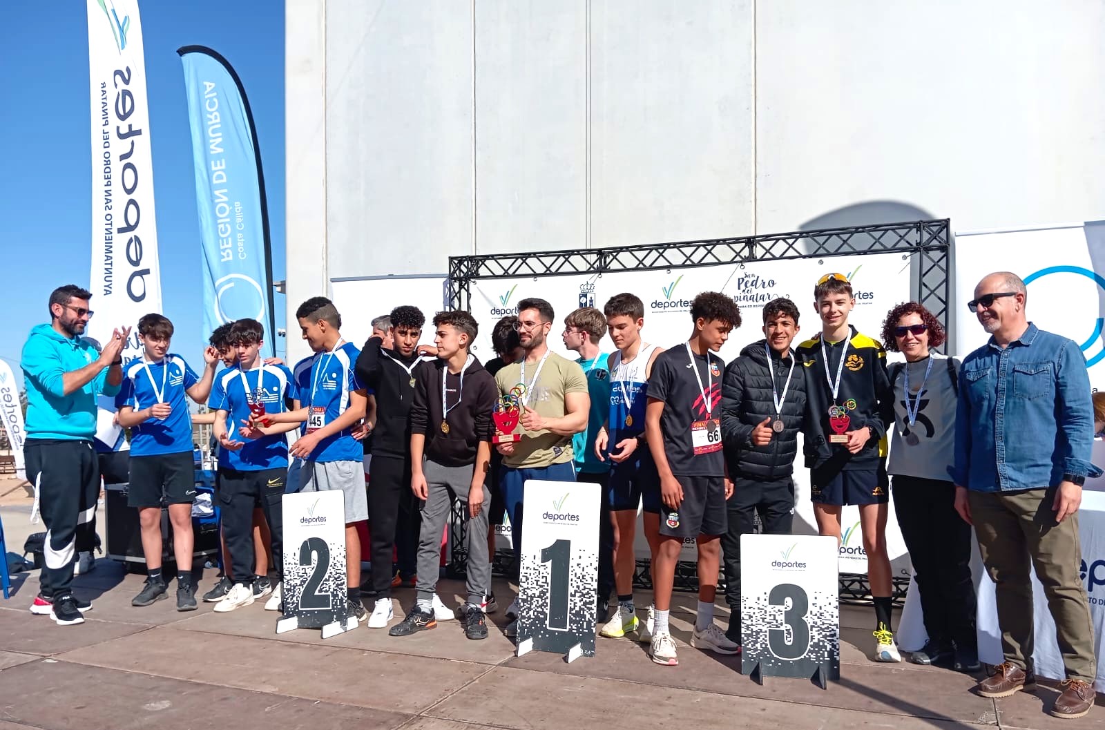 El IES Alfonso Escámez de Águilas se alza con la primera plaza en la Final Regional de Cross Escolar