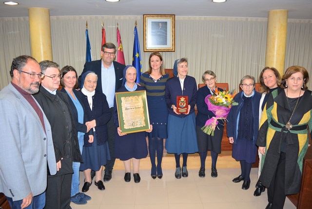 Las Hijas de la Caridad reciben el título de Hijas Predilectas de Águilas