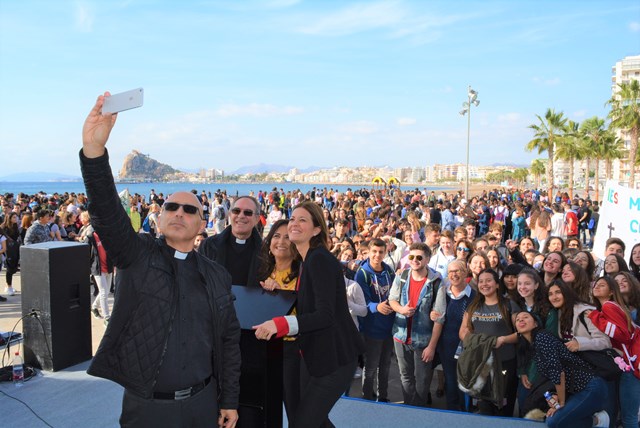El XI Encuentro de Alumnos de Religión Católica reúne en Águilas a más de 2.200 jóvenes