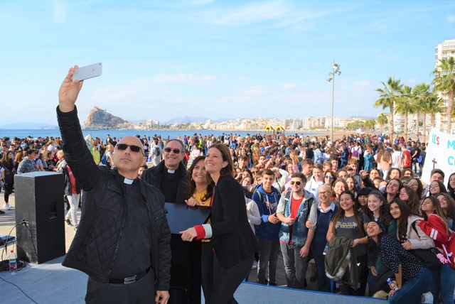 El XI Encuentro de Alumnos de Religión Católica reúne en Águilas a más de 2.200 jóvenes